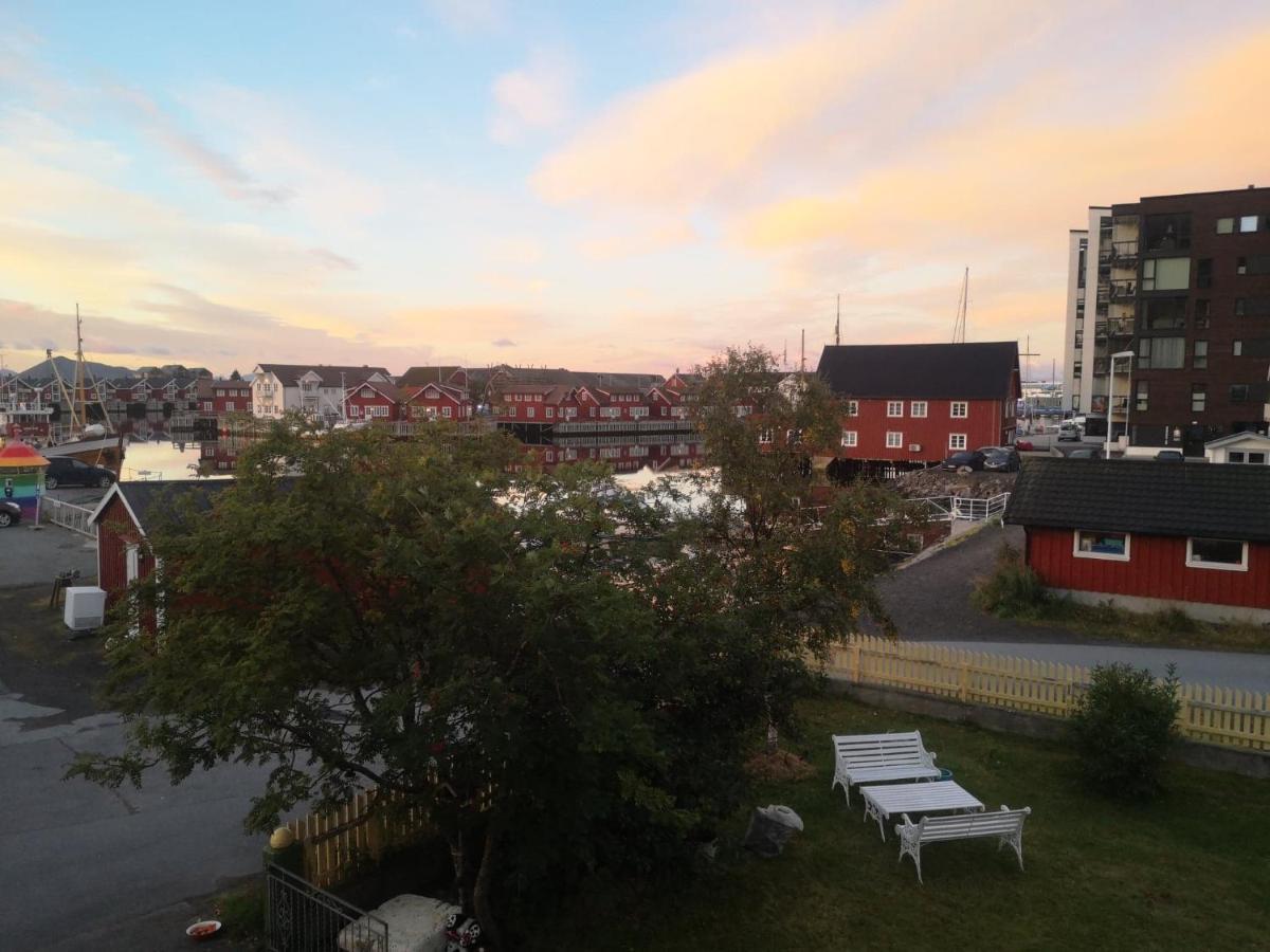Kule Gule Huset Lejlighed Svolvær Eksteriør billede