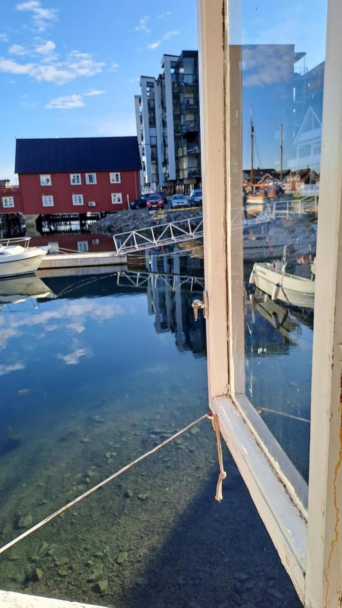 Kule Gule Huset Lejlighed Svolvær Eksteriør billede