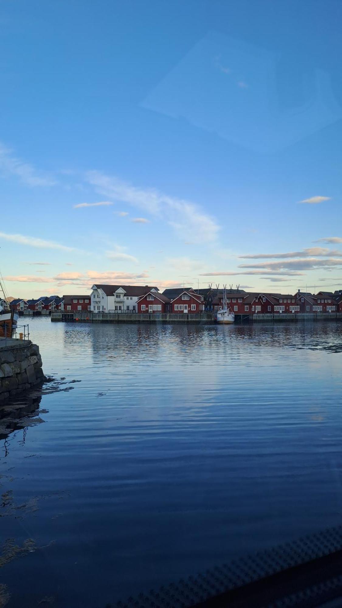 Kule Gule Huset Lejlighed Svolvær Eksteriør billede