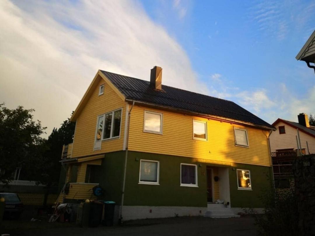 Kule Gule Huset Lejlighed Svolvær Eksteriør billede