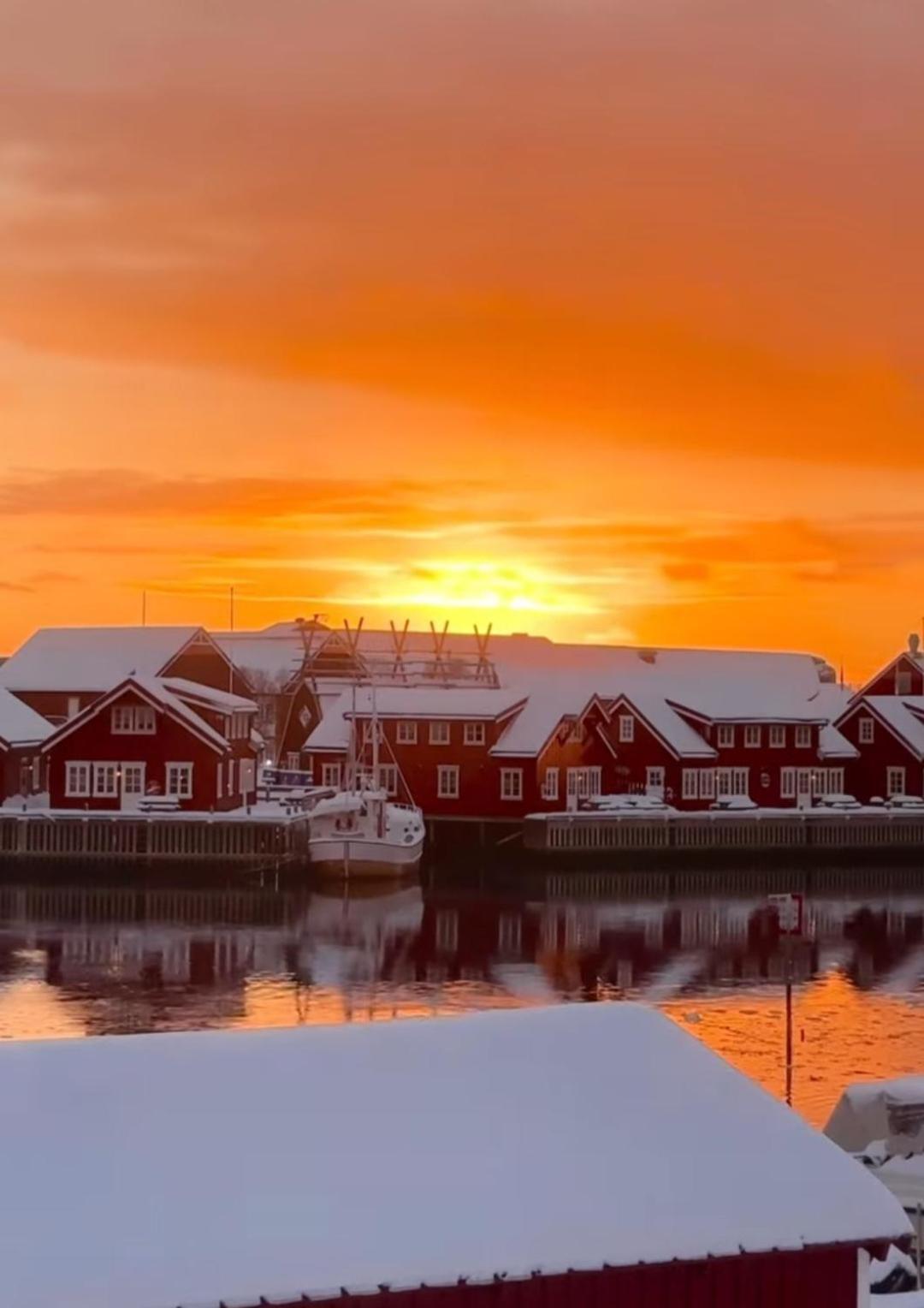 Kule Gule Huset Lejlighed Svolvær Eksteriør billede